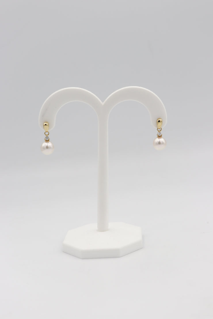 14Karat Yellow Gold 7.5-8mm Cultured Pearl and Diamond Earrings.