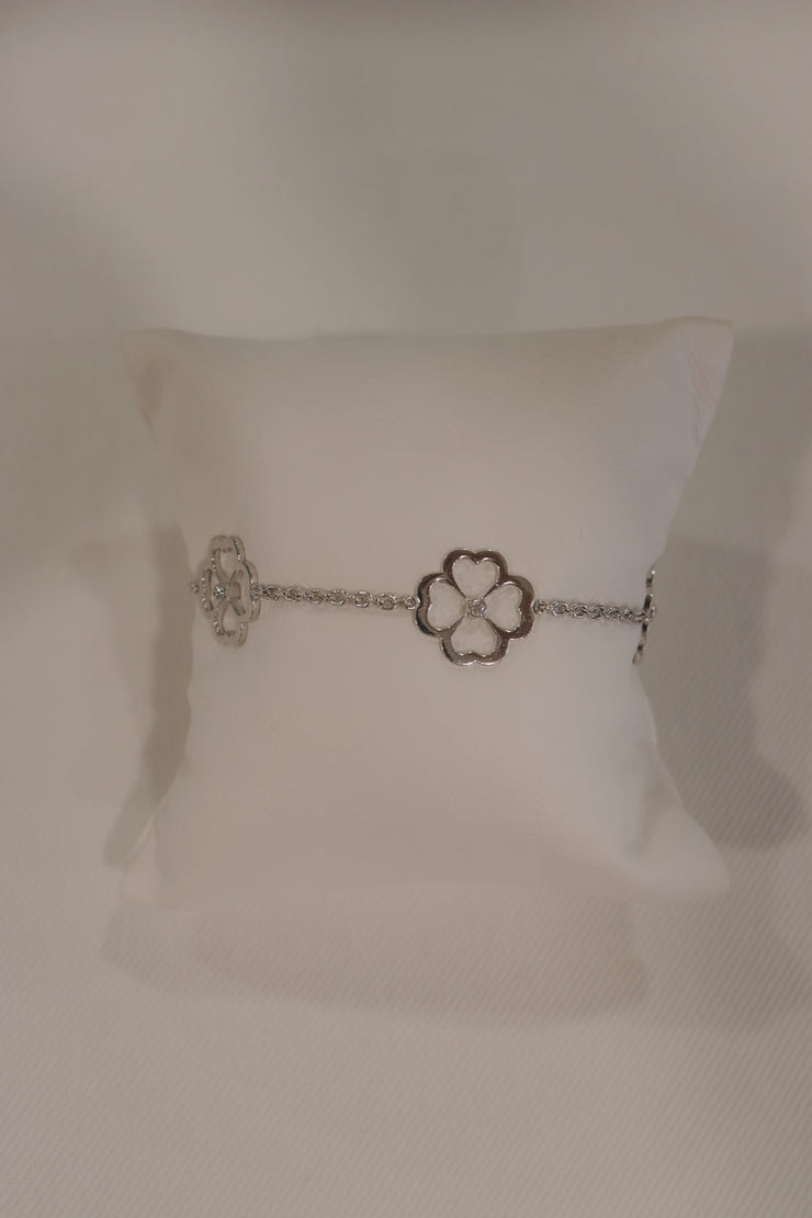 18Karat White Gold Clover Bracelet