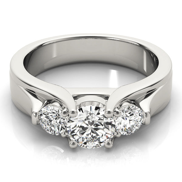ENGAGEMENT RINGS 3 STONE ROUND