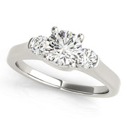 ENGAGEMENT RINGS 3 STONE ROUND